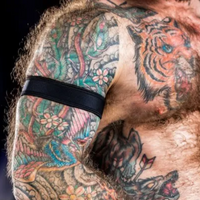 Neo Carbon Black Armband Black M