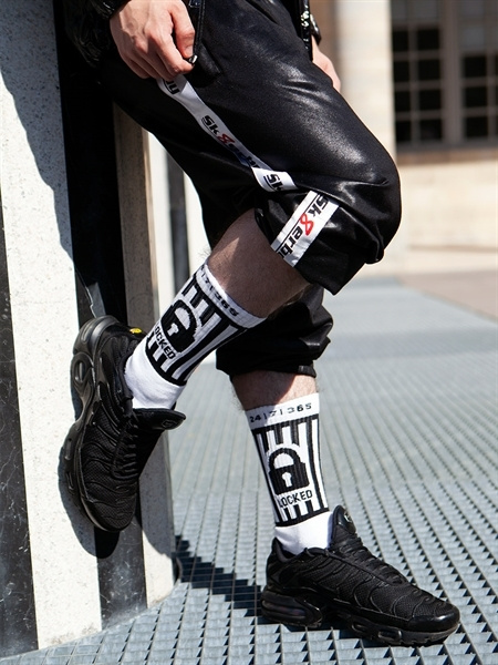 Skarpety dla miłośników chastity Sk8erboy Locked Socks White 39-42