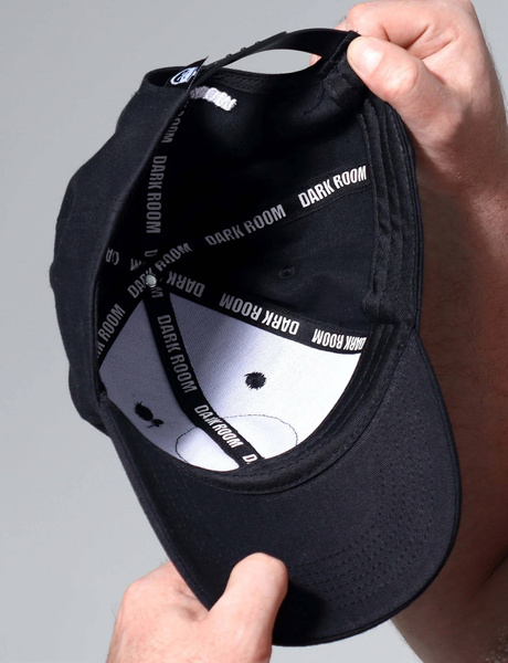 Czapka Z Daszkiem Cap Black Dark Room
