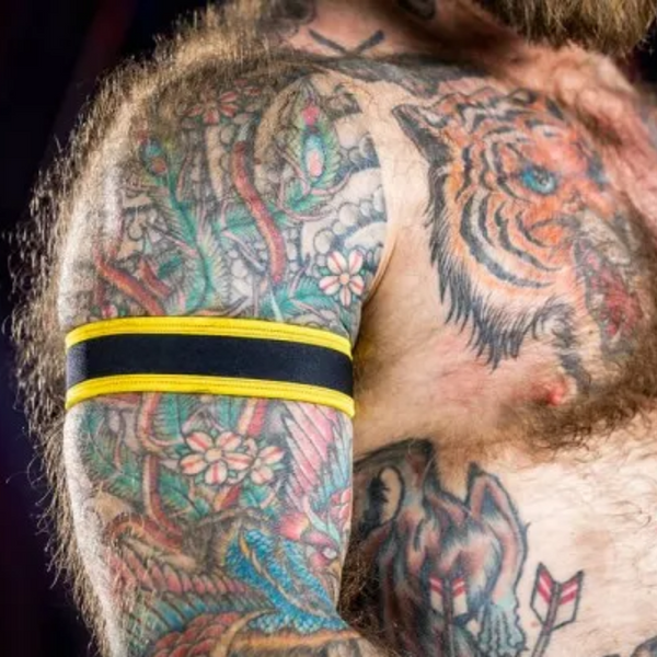 Neo Carbon Black Armband Yellow L